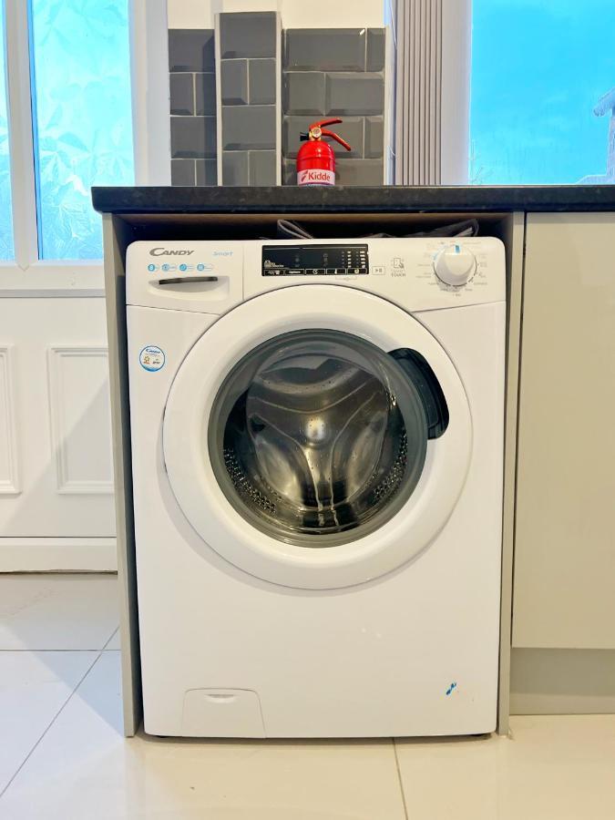 Cheerful 3 Bedroom Home With Netflix And Wi-Fi 미들턴 외부 사진